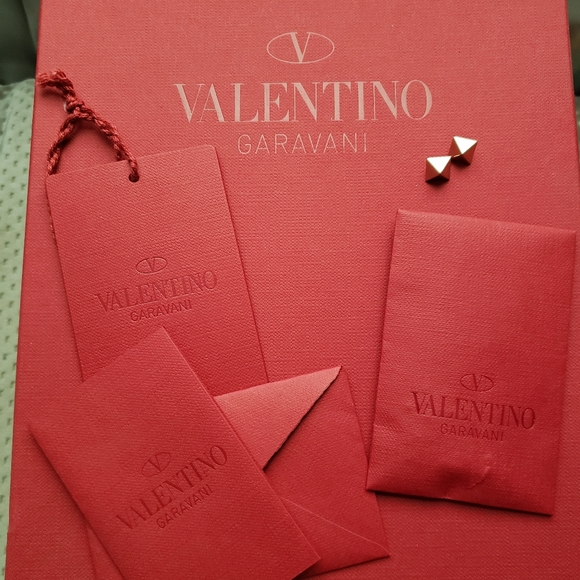 Valentino Garavani Rockstud Mini Camera Bag crossbody with chain - Picture 5 of 8